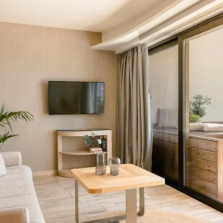 Alas & Hotel 5*